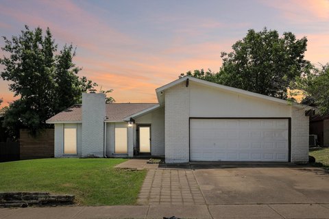 Whisperwood Rustic Hollow Neighborhood in Bedford TX